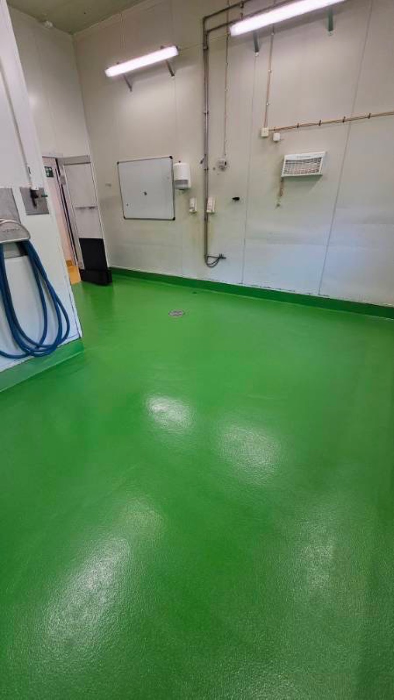 Sol UQESH® vert dans une salle chez Roslagens Slakt och Chark AB