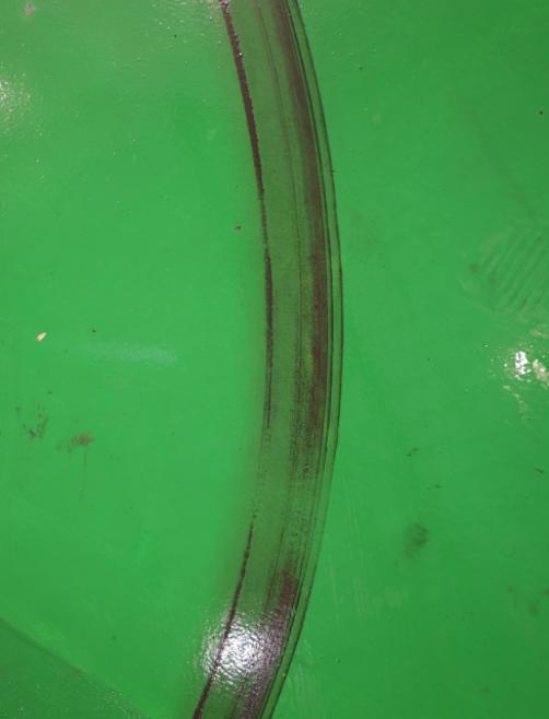 Sol polyuréthane UQESH : trace d'usure minimale après des charges de roues répétées