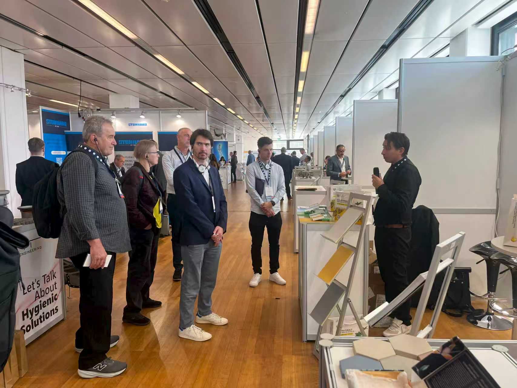 UQESH® presenta i propri sistemi ai visitatori durante lo Sponsor Tour